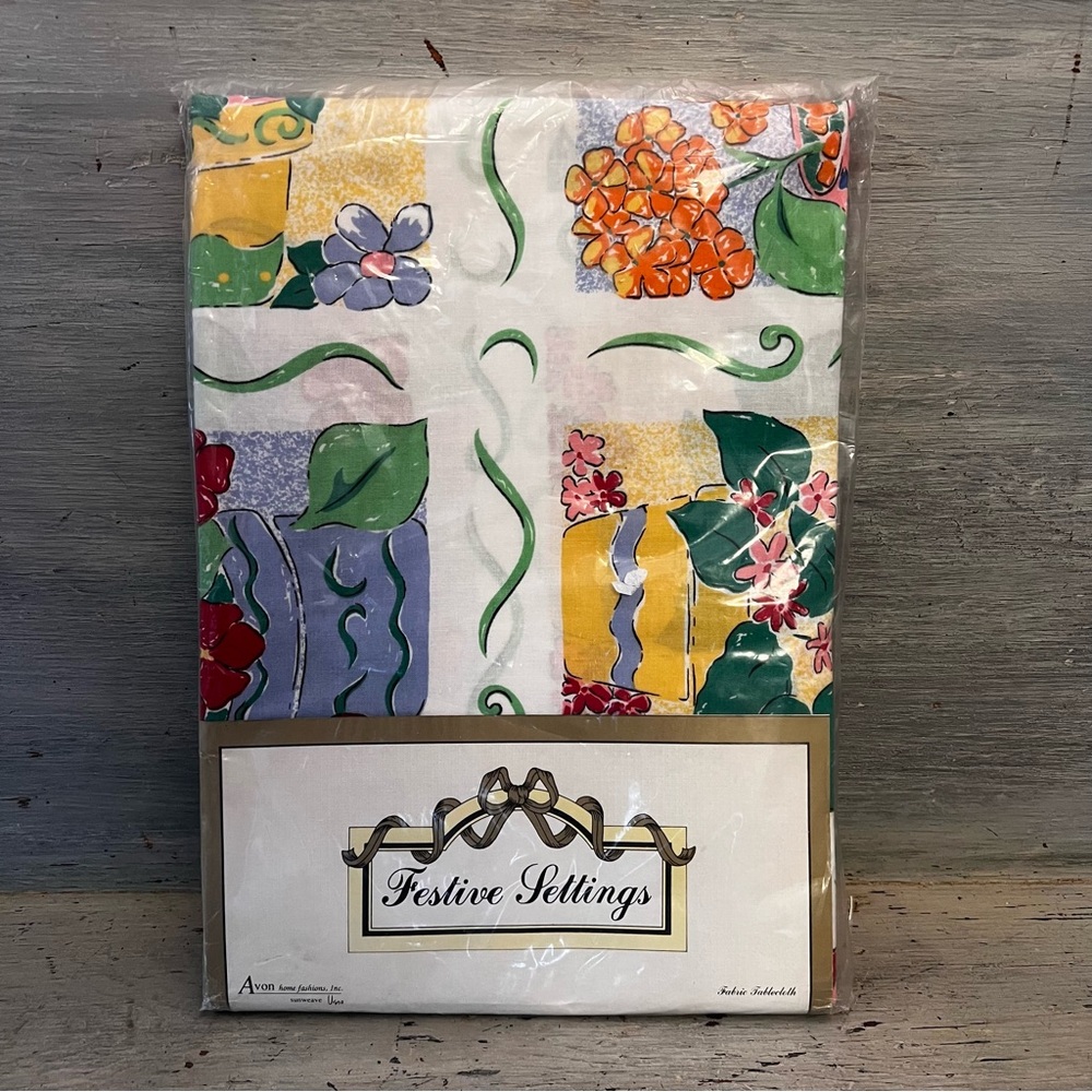 Vintage 100% Cotton Avon Home Fashions Festive Settings Potluck Oval Table Cloth